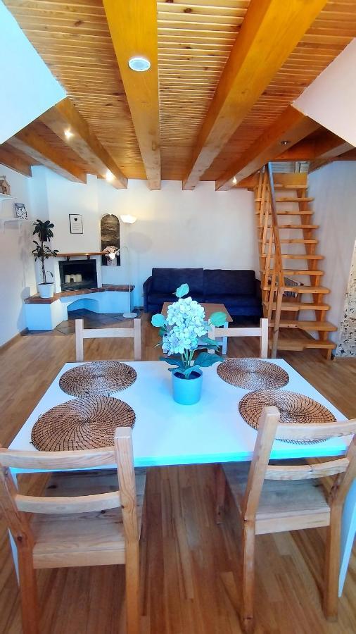 Private Sauna & 4 Bedrooms Old Town Rooftop Apartment วิลนีอุส ภายนอก รูปภาพ